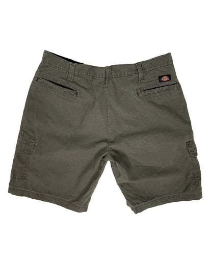 DICKIES CARGO SHORTS (W36)