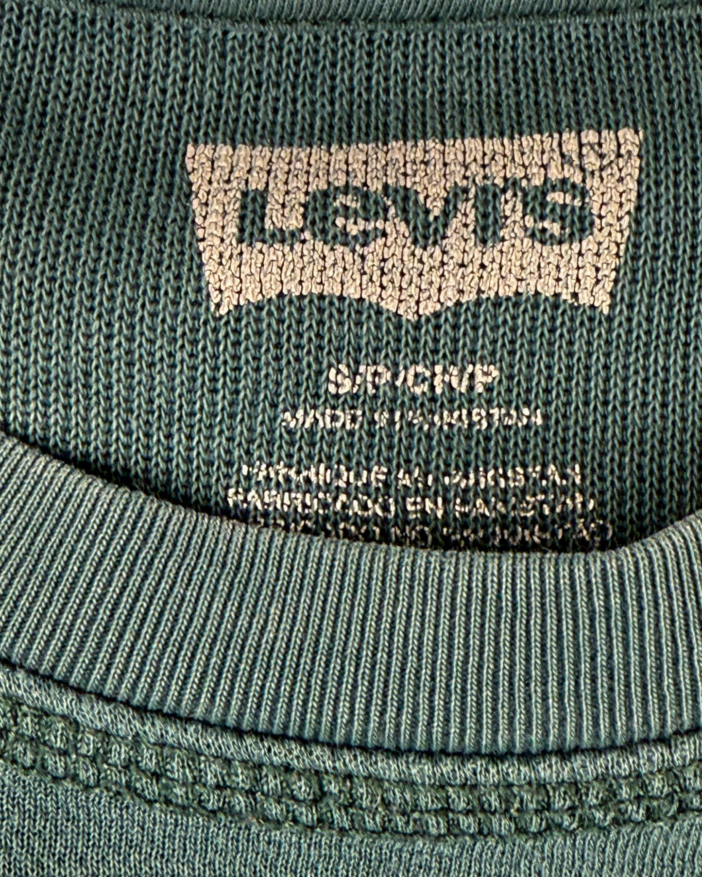 LEVI`S LONGSLEEVE SWEATER (S)